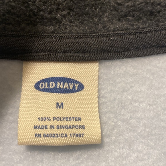 Old Navy Plush top Sz M. NWOT. Minimum $9 on $3 Items. - Picture 3 of 3